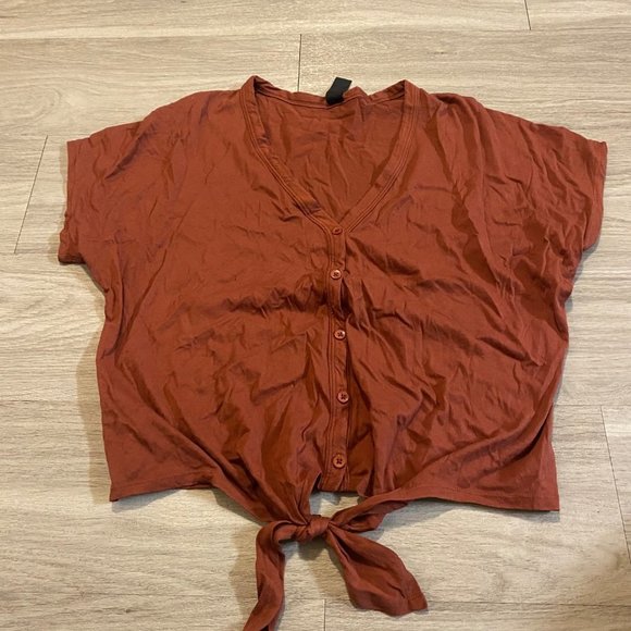 bobi Tops - Bobi women's maroon cropped shirt with a tie size small